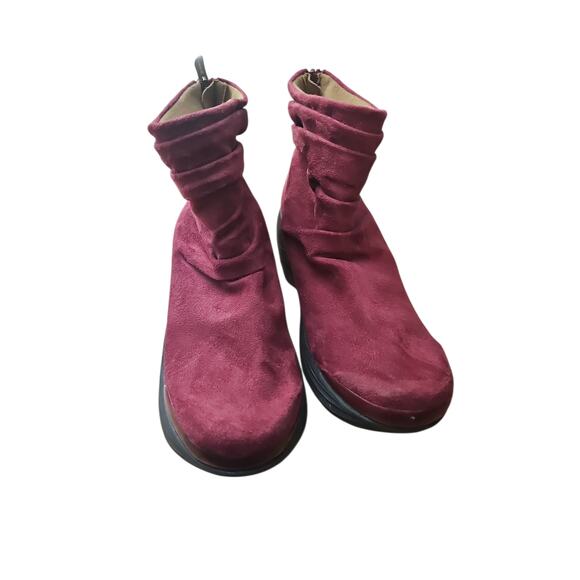 BZees Women's Zizzle Ankle Boot cranberry wine red sz 10 suede - Picture 5 of 7